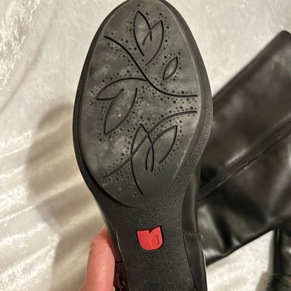 🖤 Umberto Raffini Leather Heeled Zip Boots size 39 🖤 - Picture 5 of 8